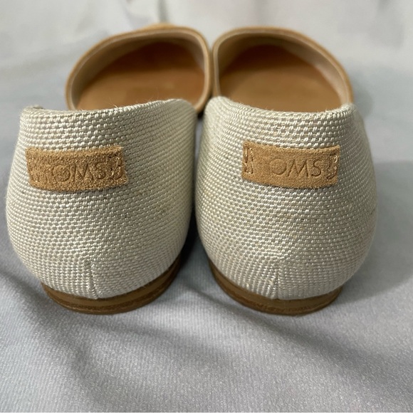 TOMS Women's Beige Suede Flats - Picture 4 of 6